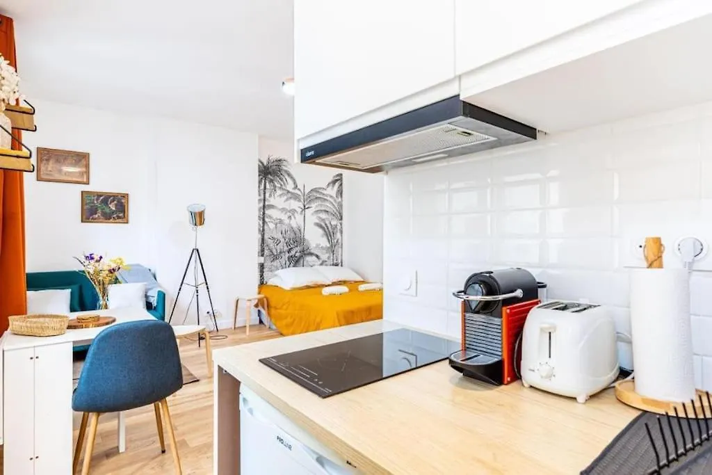 Charm And Convenience In Quatier Latin Paris